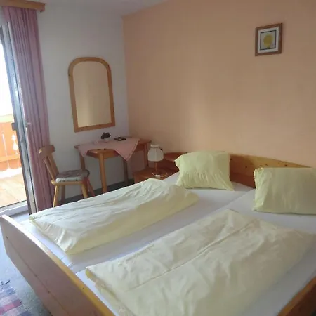 Leber Apartment *
